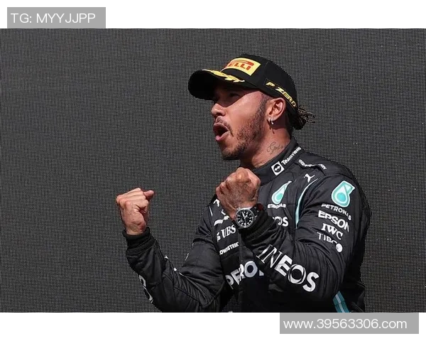 汉密尔顿:在赛道之外的时尚风潮与公益使命交织之旅